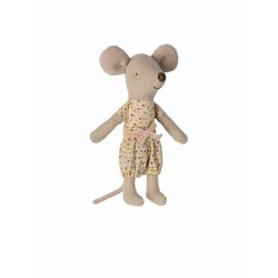Kleine Schwester Maus in Streichholzschachtel